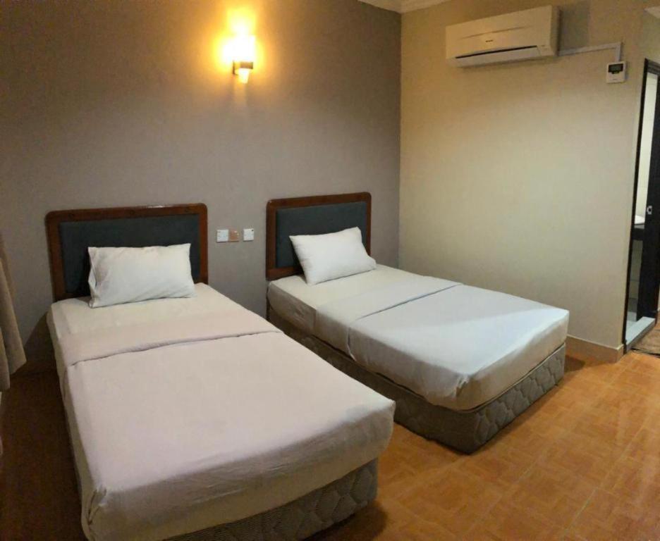 Hotel Perdana Lawas Exteriör bild