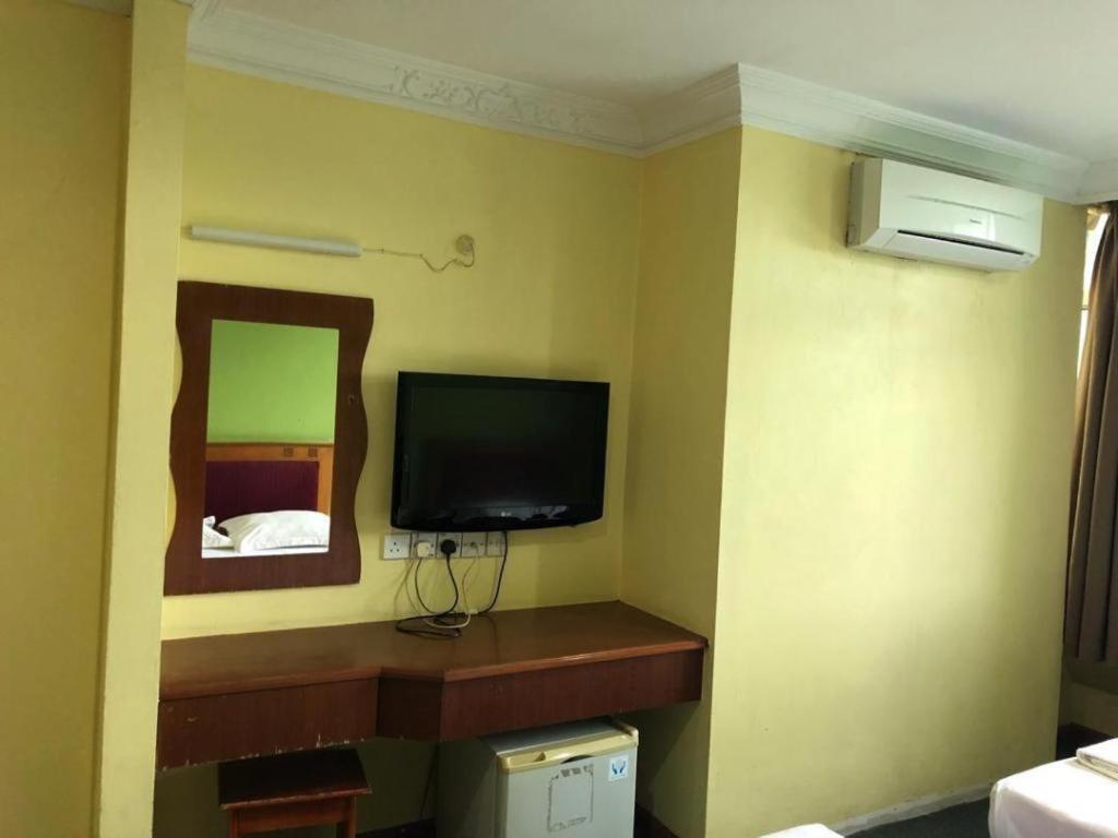 Hotel Perdana Lawas Exteriör bild