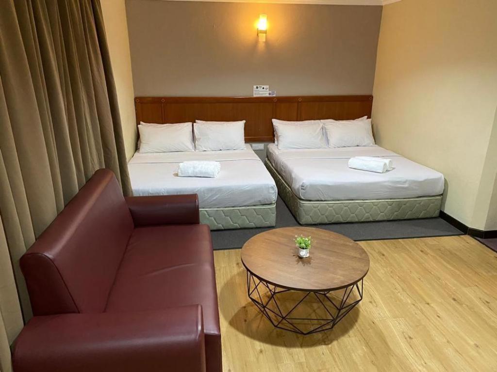 Hotel Perdana Lawas Exteriör bild