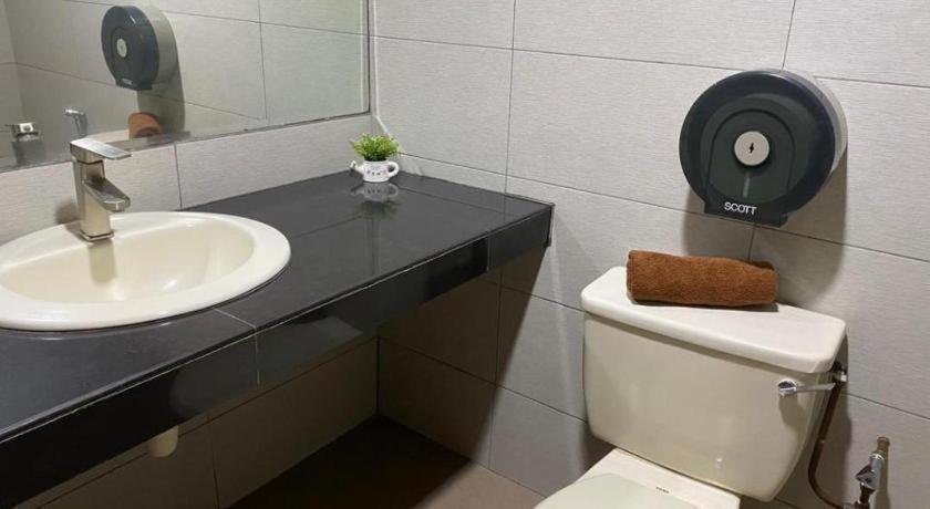 Hotel Perdana Lawas Exteriör bild